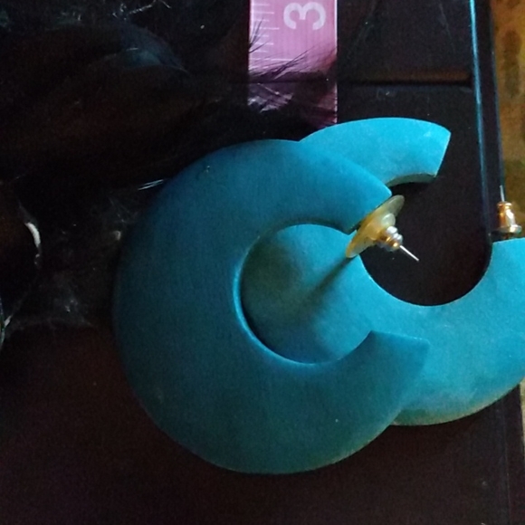 Boutique earrings & bracelet - Picture 5 of 6